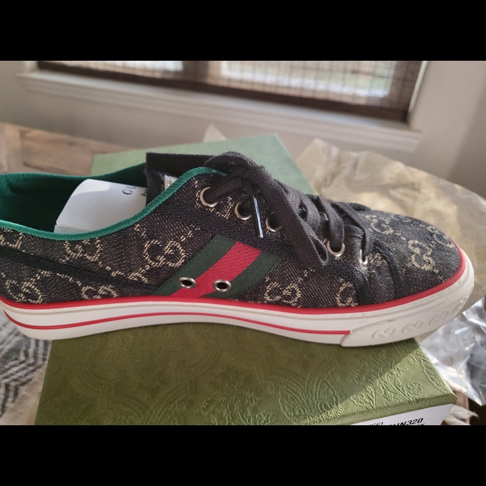 NWT GUCCI SNEAKER